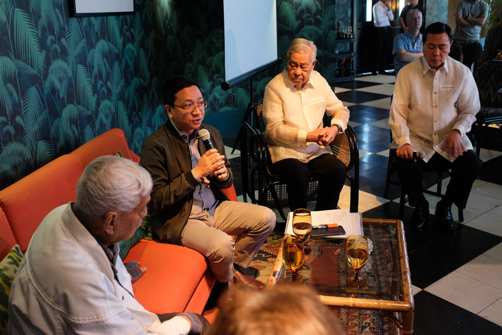 Akademyang Filipino Conversation: Pros and Cons of Federalism